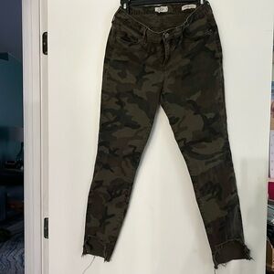 Jessica Simpson Camo Jean Jeggings EUC